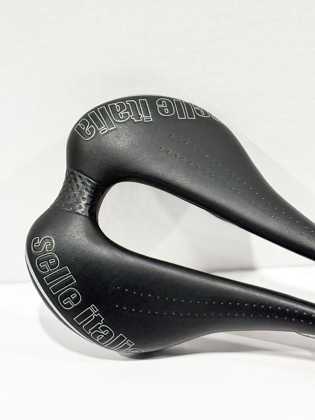 Selle Italia SLR Superflow Boost 145mm Ti316 Titanium Rails Bike Saddle Carbon