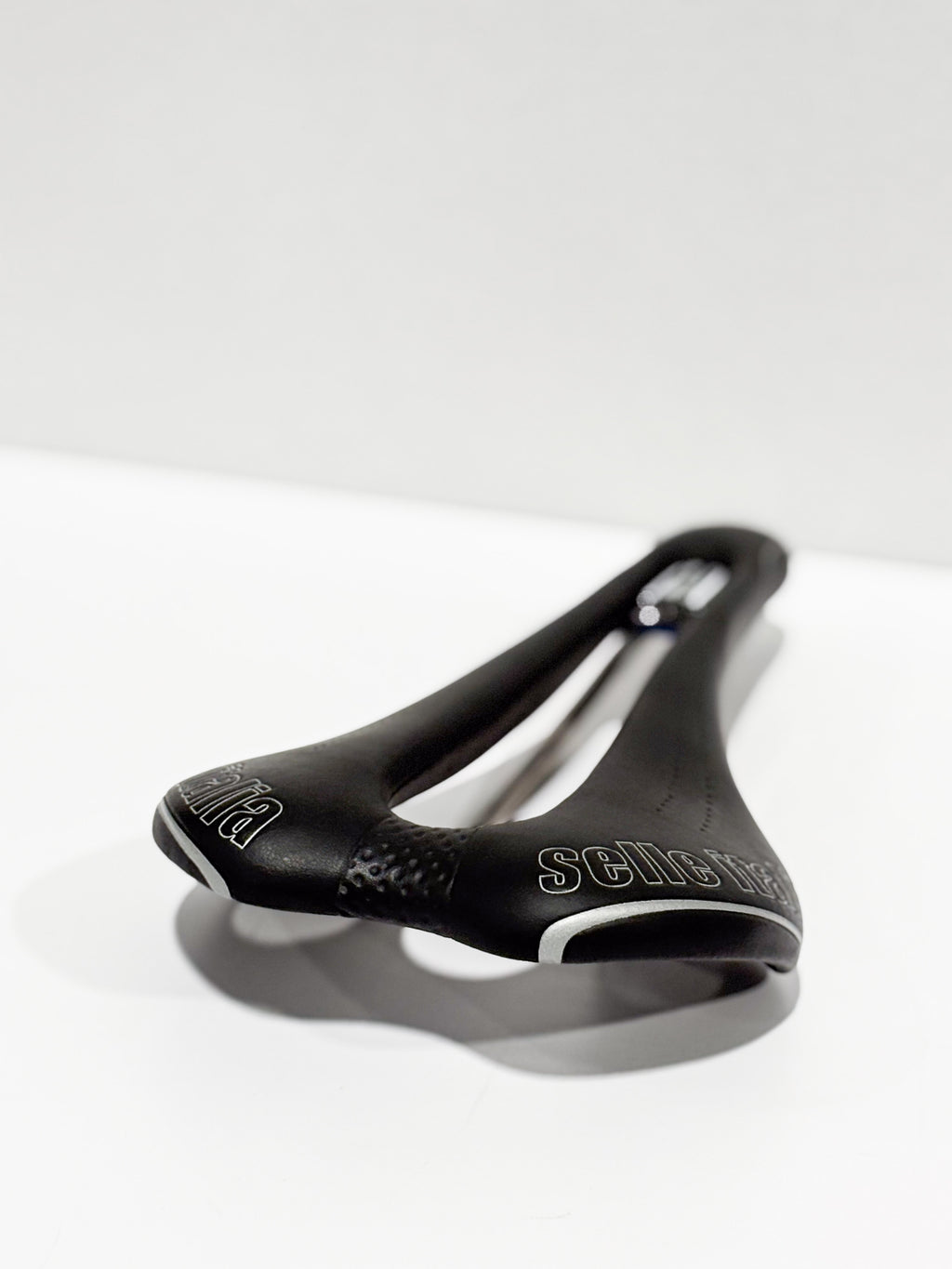 Selle Italia SLR Superflow Boost 145mm Ti316 Titanium Rails Bike Saddle Carbon