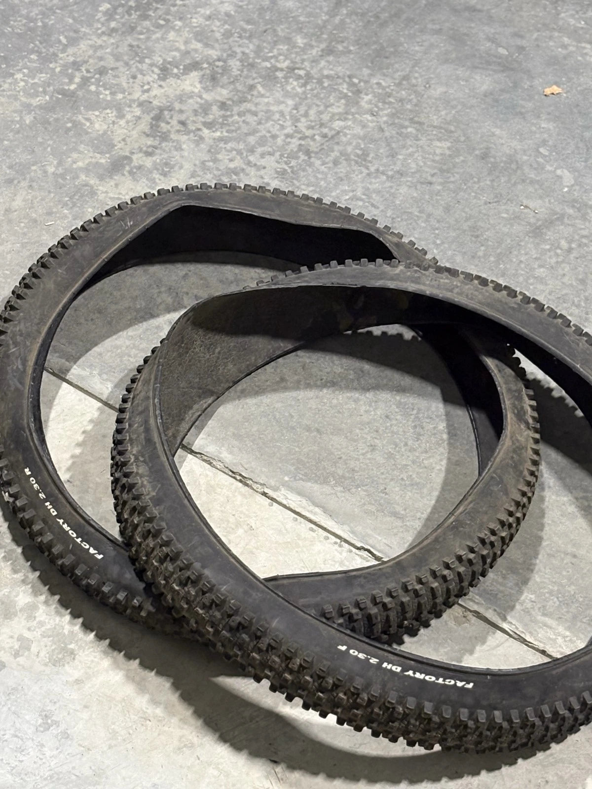 Vintage Tioga Factory DH Downhill Tires 26x2.30 Front + Rear MTB Mountain Bike